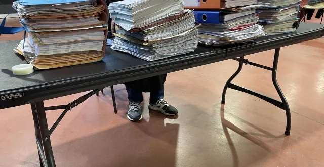 photo  la grosseur des dossiers traduit l’ampleur de l’affaire.  &copy;  ouest-france 