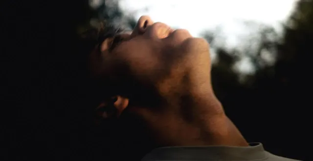 photo  dylan roncin, de la compagnie minuit cinq, présente « intro », ce vendredi 7 novembre 2025, au théâtre du champ-de-bataille, à angers.  &copy;  sergey varenne 