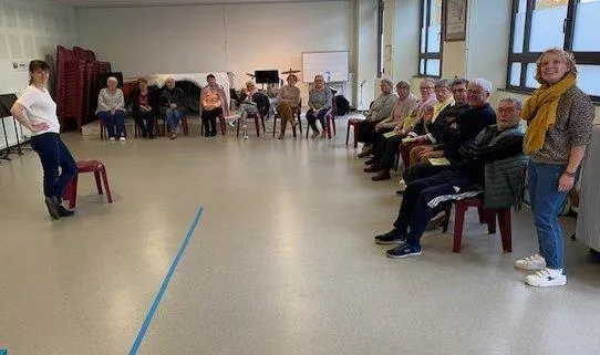 photo  une quinzaine de personnes ont assisté à la première séance sur la prévention des chutes.  &copy;  le maine libre 