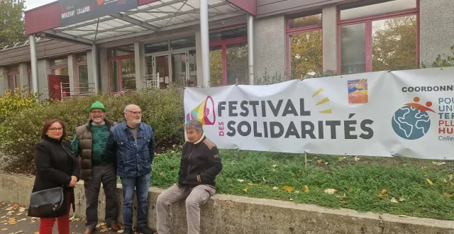photo  le lancement se fera samedi à la mjc ronceray. yannick huet (2e à gauche) déplore une contrainte budgétaire et un allégement du programme.  &copy;  ouest-france 