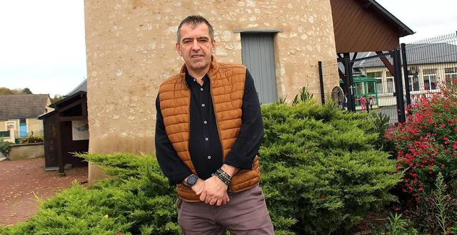 photo  mickaël allard brigue un nouveau mandat de maire à verneil-le-chétif.  &copy;  le maine libre 