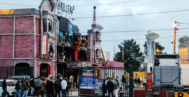 photo  depuis jeudi 6 novembre 2025, la fête foraine du mans était fermée en raison du déploiement d’un manège interdit, le booster. elle pourra finalement rouvrir ce vendredi 7 novembre.  &copy;  ouest-france 