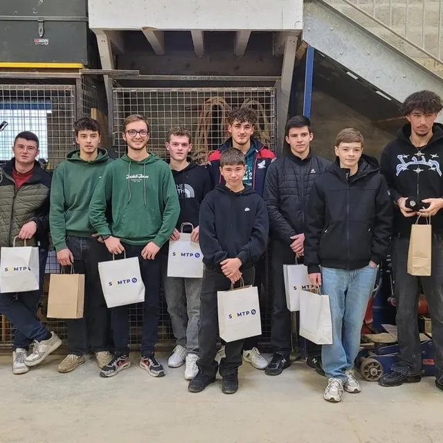 L’équipe n° 6 remporte cette « murder party ». À droite : Jérôme Leteinturier, contremaître de chantier. Ouest-France photo l’équipe n° 6 remporte cette « murder party ». à droite : jérôme leteinturier, contremaître de chantier. © ouest-france