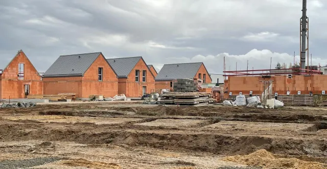 photo  une partie de la phase 1 des constructions de buissons-belles est encore en cours à l’heure où la phase 2 va être viabilisée.  &copy;  co 