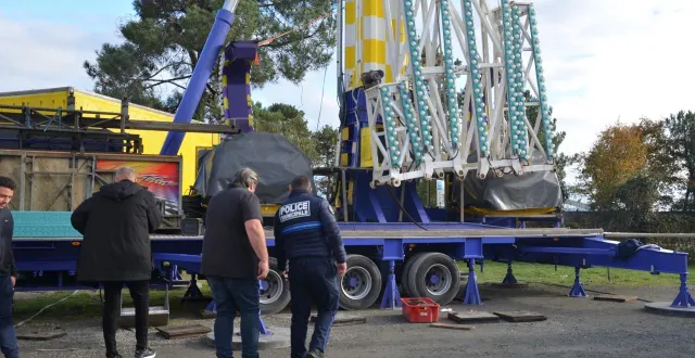 photo  la commission de sécurité a notamment imposé l’installation de barrières de sécurité autour du manège.  &copy;  le maine libre 