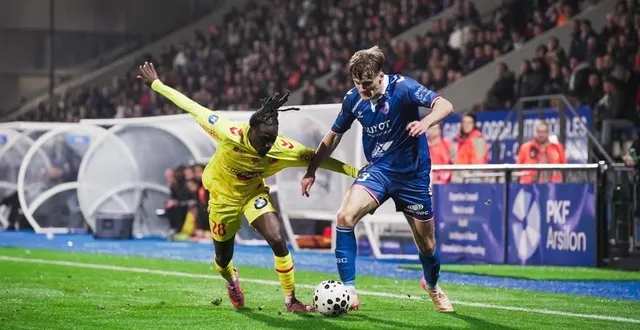 photo  pour sa première titularisation, sacha inquel a sorti une bonne prestation, dans son couloir gauche.  &copy;  ouest-france 