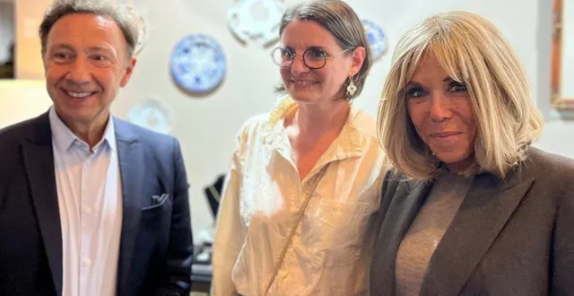 photo  clélia chotard (au centre) a reçu la visite de stéphane bern et brigitte macron au salon international du patrimoine culturel.  &copy;  atelier vézanne 