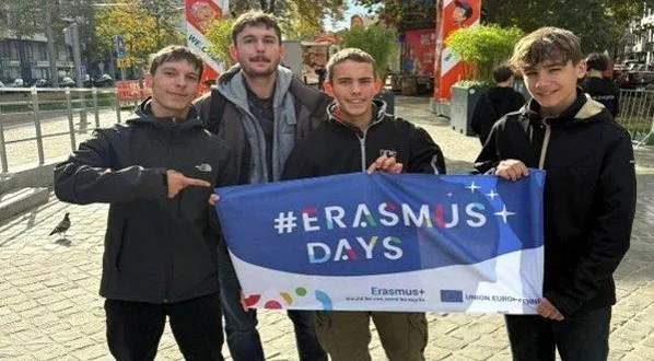 photo  des élèves de terminale sont partis à liège, en belgique.  &copy;  mfr 