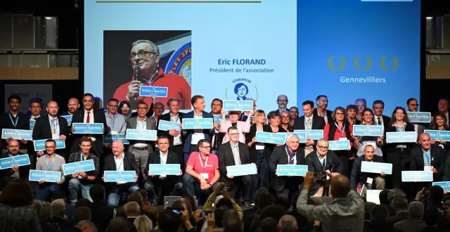 photo  xavier anaïs se trouve tout en haut au centre.  &copy;  lydia objectif photographe 