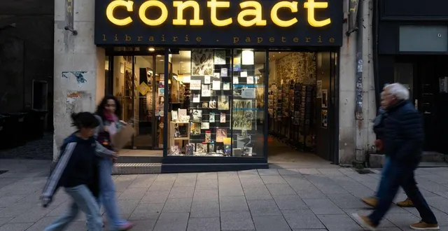 photo  la librairie contact vit ses derniers jours dans le centre-ville. elle fermera définitivement début 2026.  &copy;  archive co - régine lemarchand 