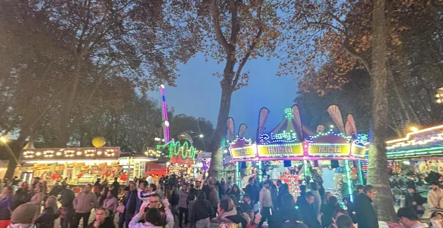 photo  la foire saint-martin a débuté ce samedi 30 novembre 2025 à angers (maine-et-loire).  &copy;  ouest-france 