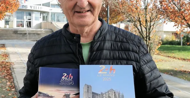 photo  bruno charlot avec les livrets 2024 et 2025.  &copy;  le maine libre 