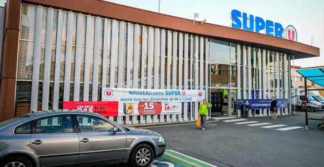 photo  le super u libération ouvre désormais le dimanche matin.  &copy;  photo le maine libre - yvon loué 