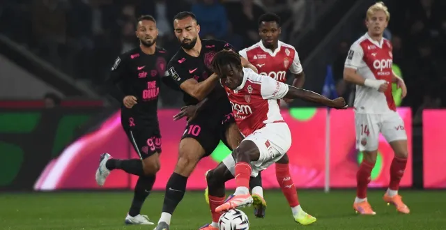 photo  himad abdelli et haris belkebla (au second plan) forment le duo de l’entrejeu du sco.  &copy;  josselin clair 