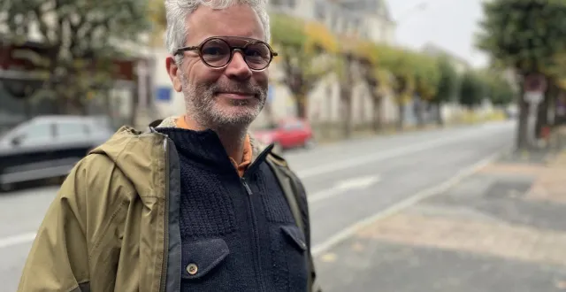 photo  cholet, samedi 8 novembre. thierry bidet, directeur et désormais seul permanent du festival des zecs.  &copy;  co - fabien leduc 