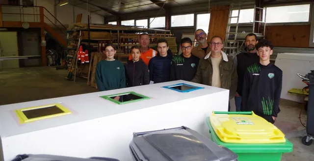 photo  sasha, léna, aleféo, 14 ans, ethan et natan, 15 ans, ont travaillé cinq matinées sous la houlette de bruno mainois, agent municipal, et laurent rezé, animateur au centre social.  &copy;  le maine libre 