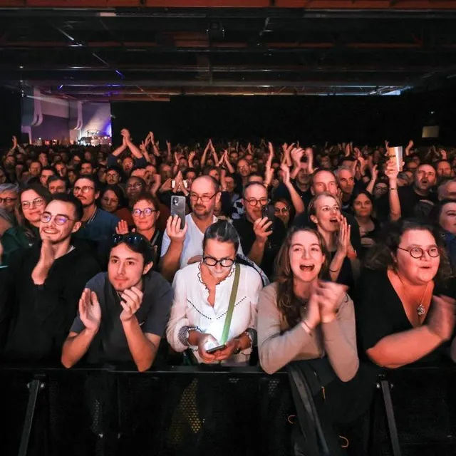photo un public de toutes les générations, pour le beau rock francophone de feu ! chatterton, samedi soir.  ©  ouest-france