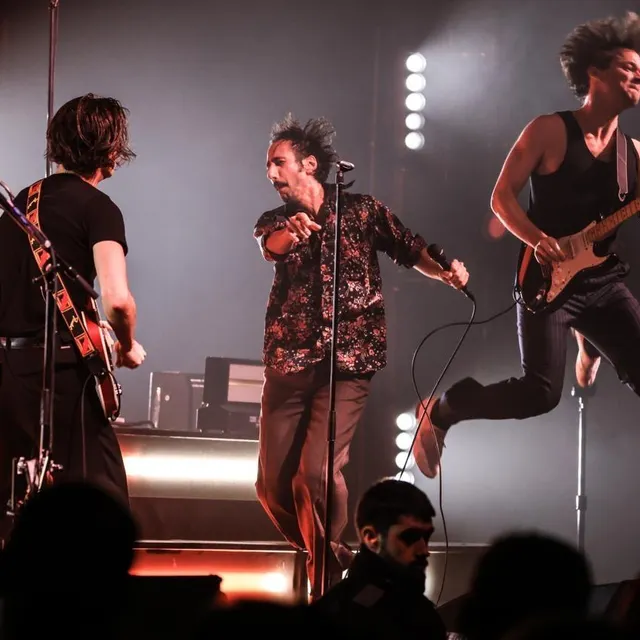 photo feu ! chatterton a tout donné sur scène.  ©  ouest-france