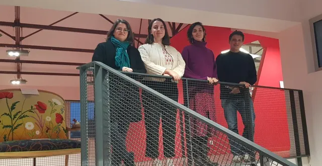 photo  pour les 10 ans de rive d’arts, émilie boyer, adjointe au tourisme, valentine crochemore et anne blaison, de la direction de la culture, et vincent guibert, adjoint à la culture, ont programmé une saison particulière dans cet établissement emblématique de la ville des ponts-de-cé.  &copy;  co 