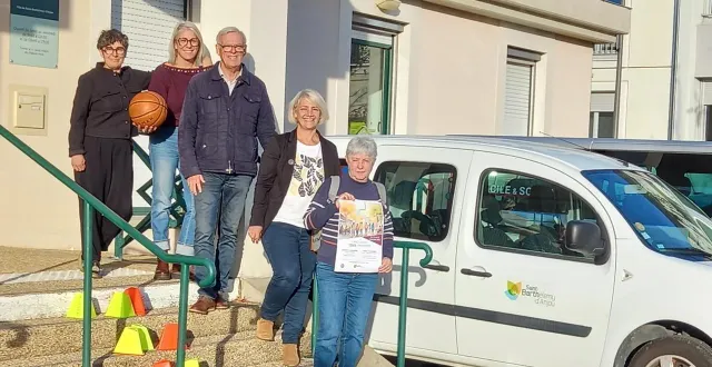 photo  adeline roi, directrice adjointe du village pierre-rabhi ; magali ganne, référente handicap ; dominique bréjeon, maire ; isabelle raimbault, adjointe à l’action sociale et aux solidarités ; et évelyne billaud, du collectif handicap, invitent le public aux deux événements sur le handicap et l’inclusion.  &copy;  ouest-france 