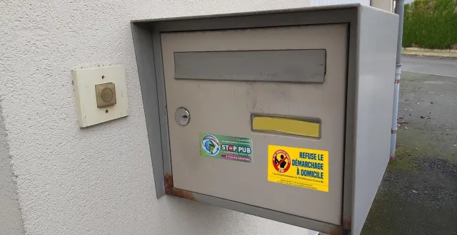 photo  l’étiquette, une manière claire et non équivoque du refus de démarchage  &copy;  le maine libre 