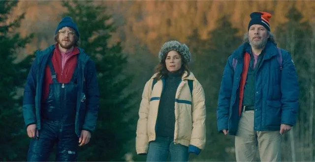 photo  « l’incroyable femme des neiges » avec blanche gardin, bastien bouillon, philippe katerine.  &copy;  copyright envie de tempête production 