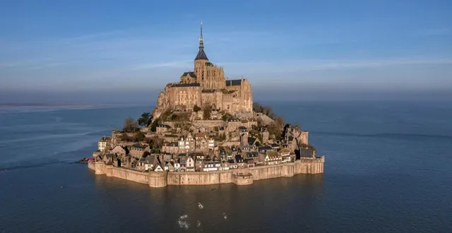 photo  le mont-saint-michel reste une des perles plébiscitées dans la région.  &copy;  marc ollivier/ouest-france 