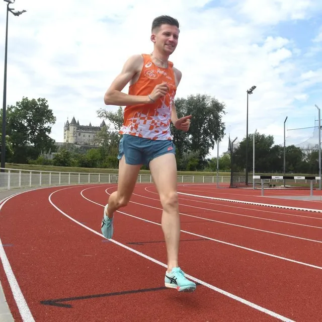 photo nicolas vitré à l’entraînement au stade de l’ile offard, à saumur, avec le maillot du cap saumurois, son club.  ©  co - michel durigneux