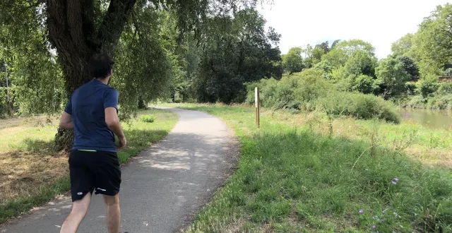 photo  chacun à son rythme, la course à pied permet de se défouler et se changer les idées.  &copy;  archives presse océan – xb 