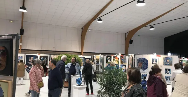 photo  en 2023, près de sept cents personnes ont assisté à l’exposition du salon des artistes de la vère à saint-georges-des-groseillers, dans l’orne.  &copy;  archives ouest-france 