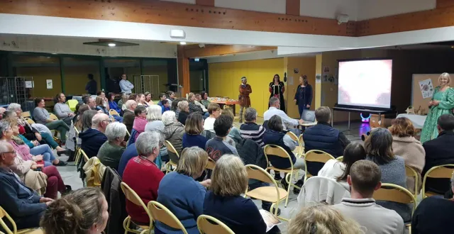 photo  confréries, costumes et décors : les habitants s’engagent pour le projet.  &copy;  le maine libre 