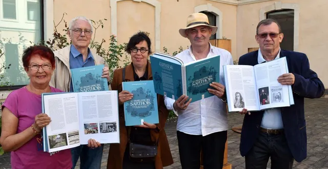 photo  un livre qui recense 400 personnalités ayant un lien avec la sarthe.  &copy;  photo centre culturel 