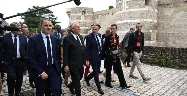 photo  le 24 juillet 2025, l’ancien premier ministre françois bayrou avait présidé un comité interministériel du tourisme à angers (maine-et-loire). il avait pu visiter la ville avec christophe béchu (horizons), le maire d’angers.  &copy;  archives thomas brégardis/ouest-france 