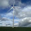 photo une des quatre éoliennes du parc de moulins-sur-orne, dans la plaine d’argentan, qui fonctionne depuis le printemps 2023.