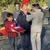 photo  raoul moussu a reçu des mains du responsable de l’association des anciens combattants, le commandant pelloquin, une médaille. 