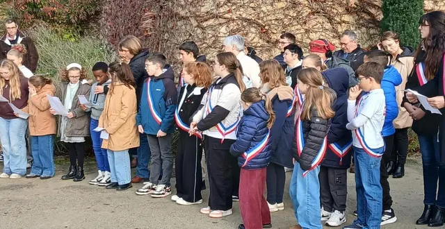 photo  des élèves de cm1 ont lu des lettres de poilus.  &copy;  le maine libre 