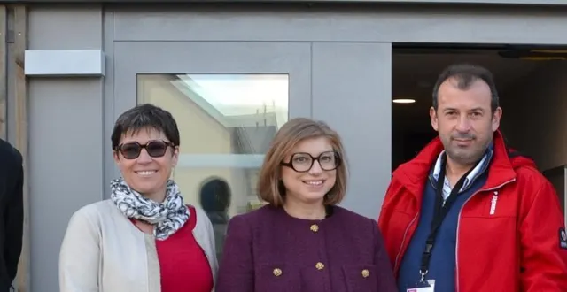 photo  de gauche à droite, jean-baptiste bouchez, de l’entreprise erb ; hélène bernugat, adjointe à la culture, la communication et au dialogue citoyen ; jeanne behre-robinson, présidente d’angers loire habitat ; mickaël lefeuvre, adjoint à l’urbanisme, et laurent bordas, directeur général d’angers loire habitat.  &copy;  ouest-france 