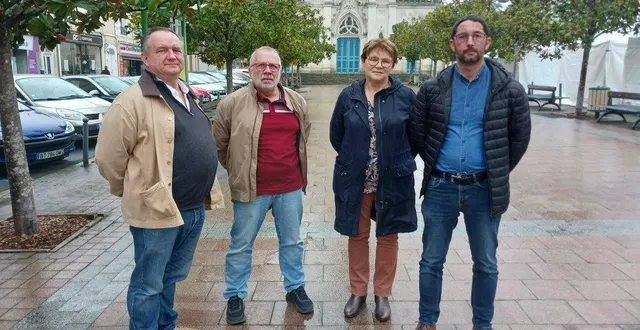 photo  nicolas halilou, tête de liste (à droite) avec trois de ses colistiers : jérôme mauny, philippe girard et jacqueline tessier.  &copy;  ouest-france. 