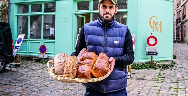 photo  antoine beuvier tient depuis quatre ans le dépôt de pain face à la cathédrale du mans : à partir de la fin novembre, ce sera une boulangerie adossée à un laboratoire qui sera ouverte du mardi au dimanche.  &copy;  le maine libre – yvon loué 