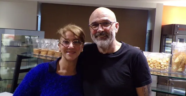 photo  eugénie et wilfrid kerrurien sont les nouveaux boulangers de la place de l’église.  &copy;  le maine libre 