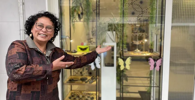 photo  créatrice dans l’âme, holly adriana vient d’ouvrir son atelier boutique en plein coeur de tuffé-val-de-la-chéronne.  &copy;  le maine libre 