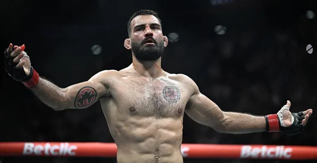 photo  après sa victoire face à mauricio ruffy, benoît saint-denis se mesure à beneil dariush, mieux classé que lui.  &copy;  afp/julien de rosa 