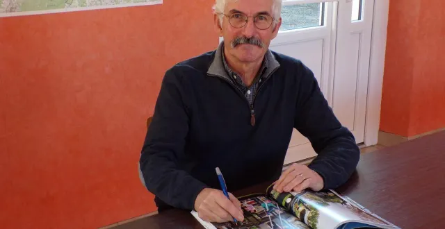 photo  le maire de thorée-les-pins joël lelarge met un terme à son engagement municipal, après quatre mandats comme maire et deux comme conseiller municipal.  &copy;  archives le maine libre 