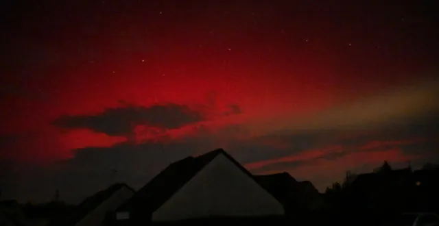 photo  des aurores boréales ont pu être observées, dans la nuit du mardi 11 au mercredi 12 novembre, à chanzeaux, commune déléguée de chemillé-en-anjou.  &copy;  daniel batardière 