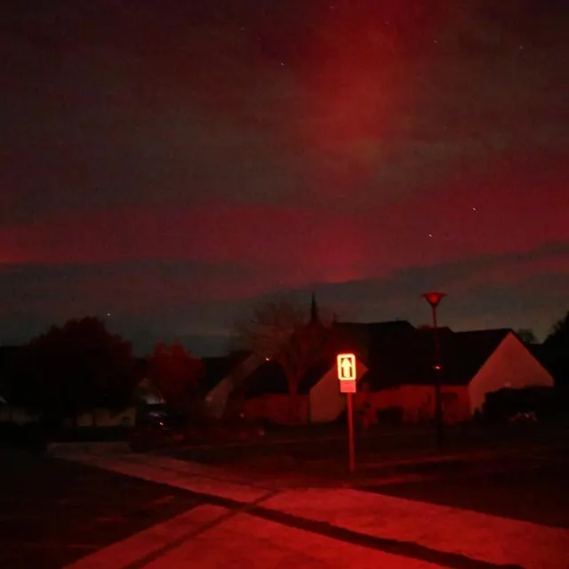 photo des aurores boréales à chanzeaux, en maine-et-loire, la nuit dernière.  ©  daniel batardière