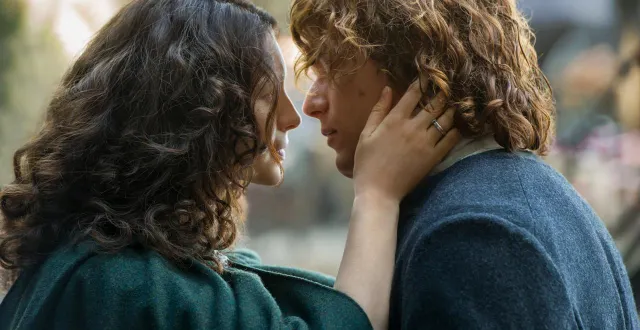 photo  l’ultime saison d’« outlander » sera diffusée à partir du 6 mars 2026.  &copy;  neil davidson/starz/courtesy of sony pictures television 