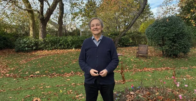 photo  depuis dix ans, éric henry continue de faire vivre la mémoire de son fils dans un manuscrit familial.?  &copy;  ouest-france 