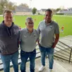 photo lionel duhamelet, thierry françois et luis ferreira-pavesi, du comité directeur du bayeux fc, peaufinent les derniers détails de l’organisation avant la réception du sm caen, samedi 15 novembre 2025, à l’occasion de la coupe de france.
