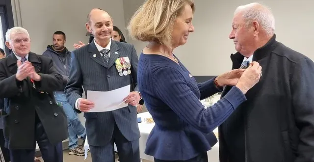 photo  jean-claude esnault s’est vu décerner la médaille associative du mérite, « échelon or » , en récompense de ses actions auprès de la section unc de neuville.  &copy;  ouest-france 