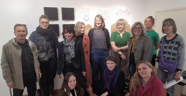 photo  les artistes de l’exposition « petits formats ».  &copy;  co 